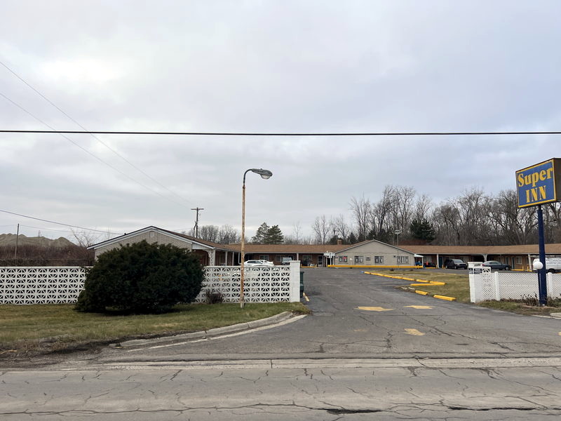 Super Inn (Dort Motel) - January 2023 Photo (newer photo)